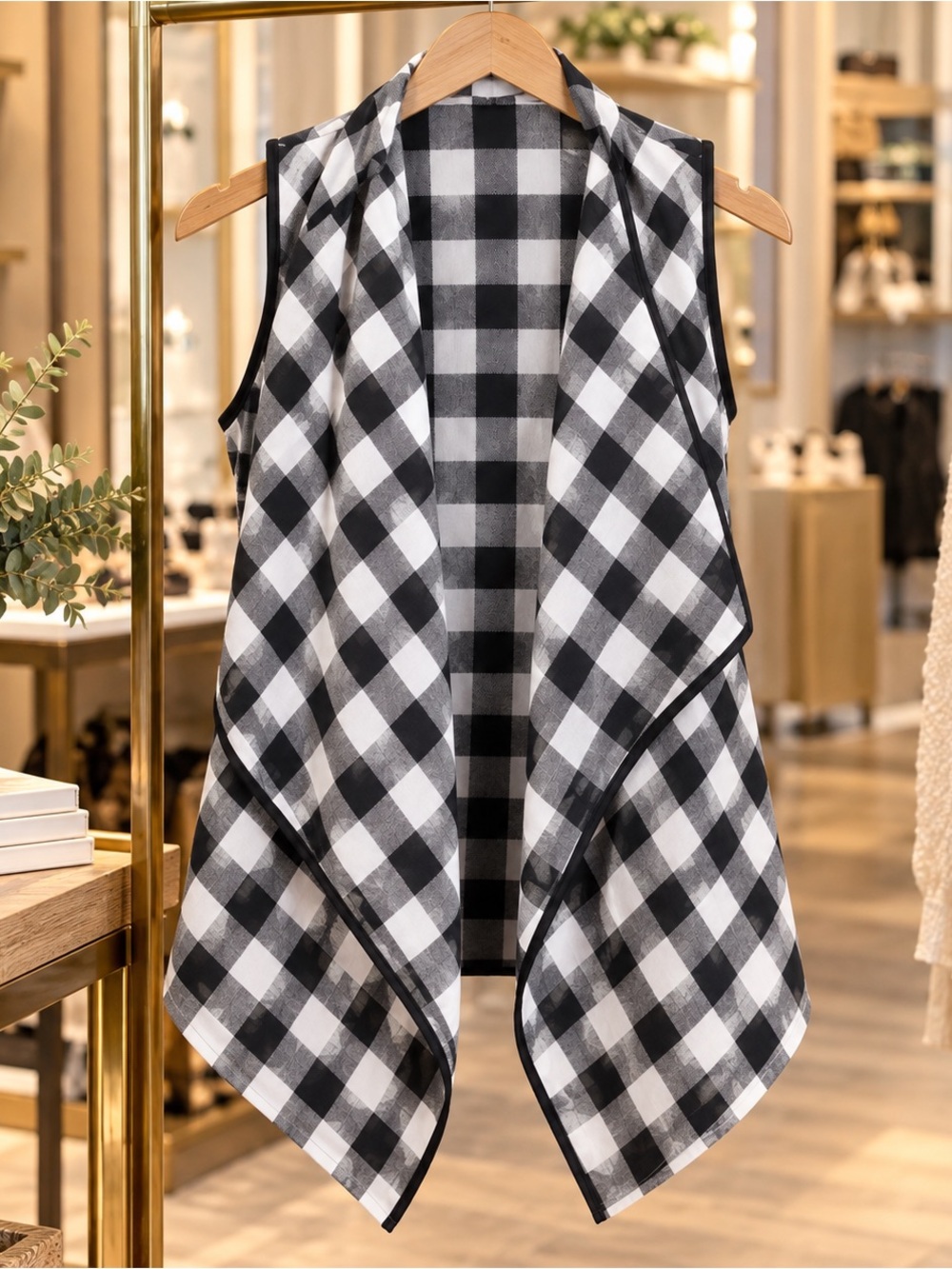 Plaid Open-Front PTP 19 1/2 Sleeveless Vest - Black & White